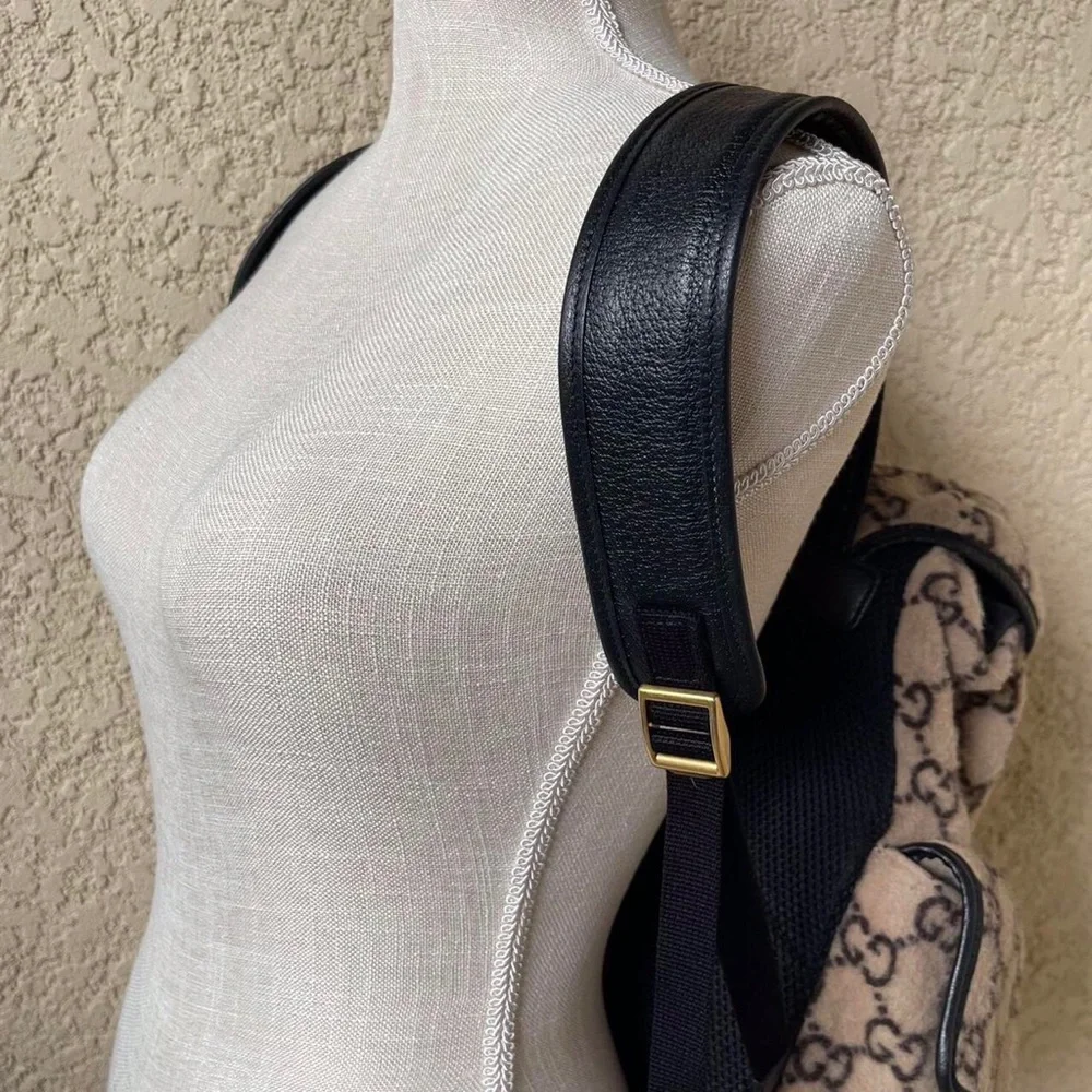 FLASHSALE ❤️🔥 RARE Authentic Gucci GG Logo Backpack - Picture 3 of 4